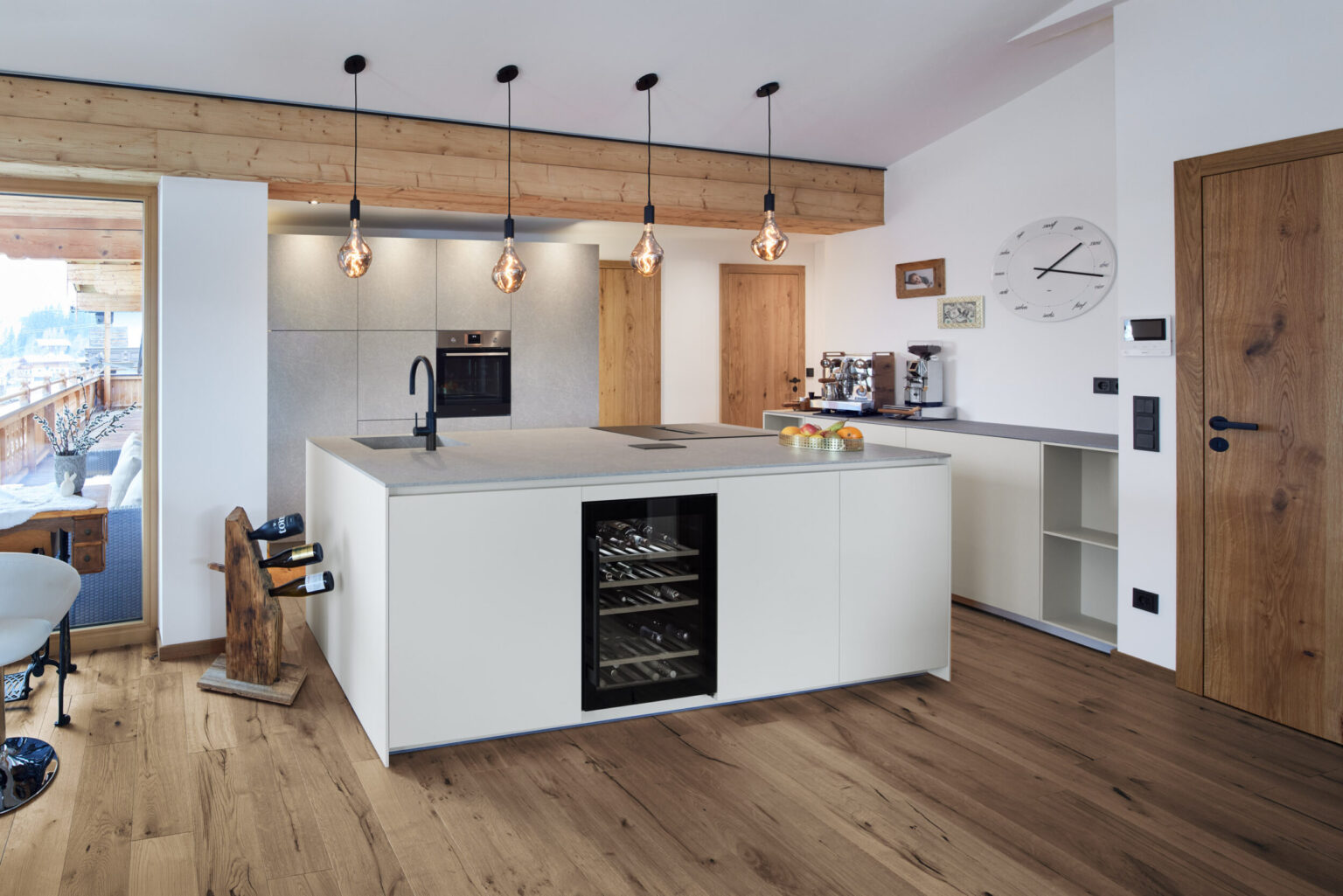 Die Fotos dürfen ausschließlich für PR- und Marketingmaßnahmen desr Firma Bruno Berger, Mittersill, Österreich verwendet werden.
Jegliche Nutzung Dritter (durch Verkauf oder Weitergabe) ist mit dem Bildautor, Michael Huber | www.huber-fotografie.at, gesondert zu vereinbaren.
Copyright aller Aufnahmen:
Michael Huber
5730 Mittersill. Hallenbadstraße 4
www.huber-fotografie.at
0664 / 250 86 32