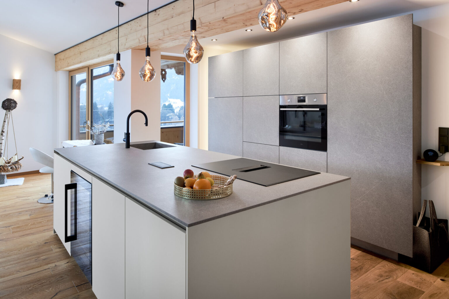 Die Fotos dürfen ausschließlich für PR- und Marketingmaßnahmen desr Firma Bruno Berger, Mittersill, Österreich verwendet werden.
Jegliche Nutzung Dritter (durch Verkauf oder Weitergabe) ist mit dem Bildautor, Michael Huber | www.huber-fotografie.at, gesondert zu vereinbaren.
Copyright aller Aufnahmen:
Michael Huber
5730 Mittersill. Hallenbadstraße 4
www.huber-fotografie.at
0664 / 250 86 32